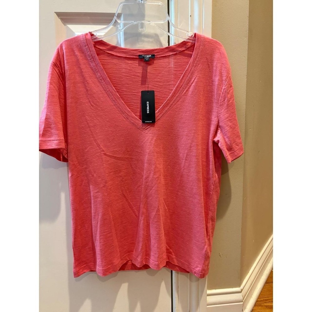 Express XS V Neck Short Sleeve T Shirt Top Coral‎ Pink Casual New with Tags